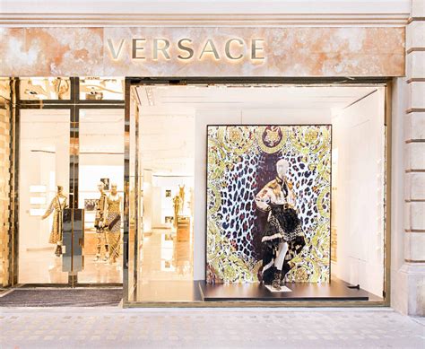 Versace outlet online store